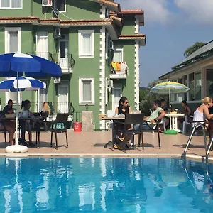 2* Otel The Valley