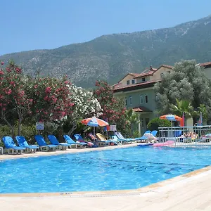 2* Oda ve Kahvaltı Gorkem &